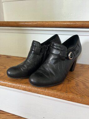 BareTraps heeled booties